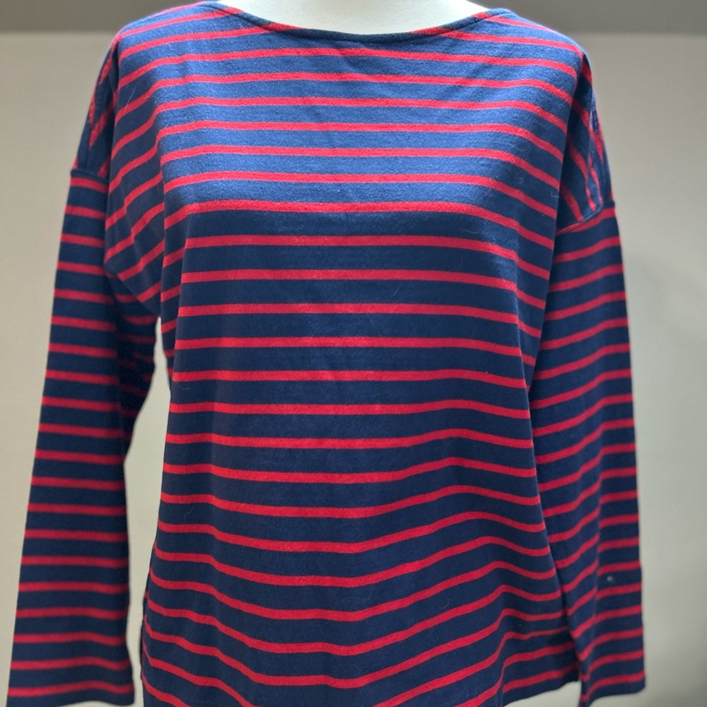 Vineyard Vines boatneck Long Sleeve T-Shirt in Blue and Red
